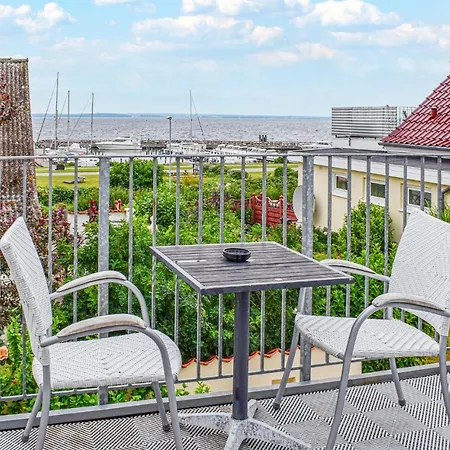 Lovely In With Kitchen Feriehus