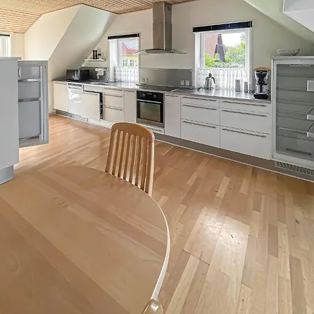 Dom wakacyjny Lovely In With Kitchen *